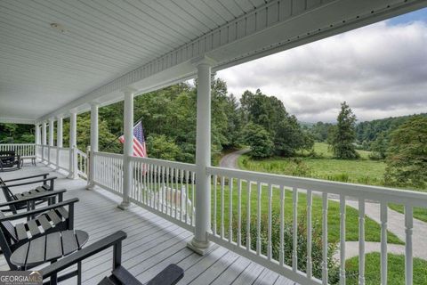 A home in Hiawassee