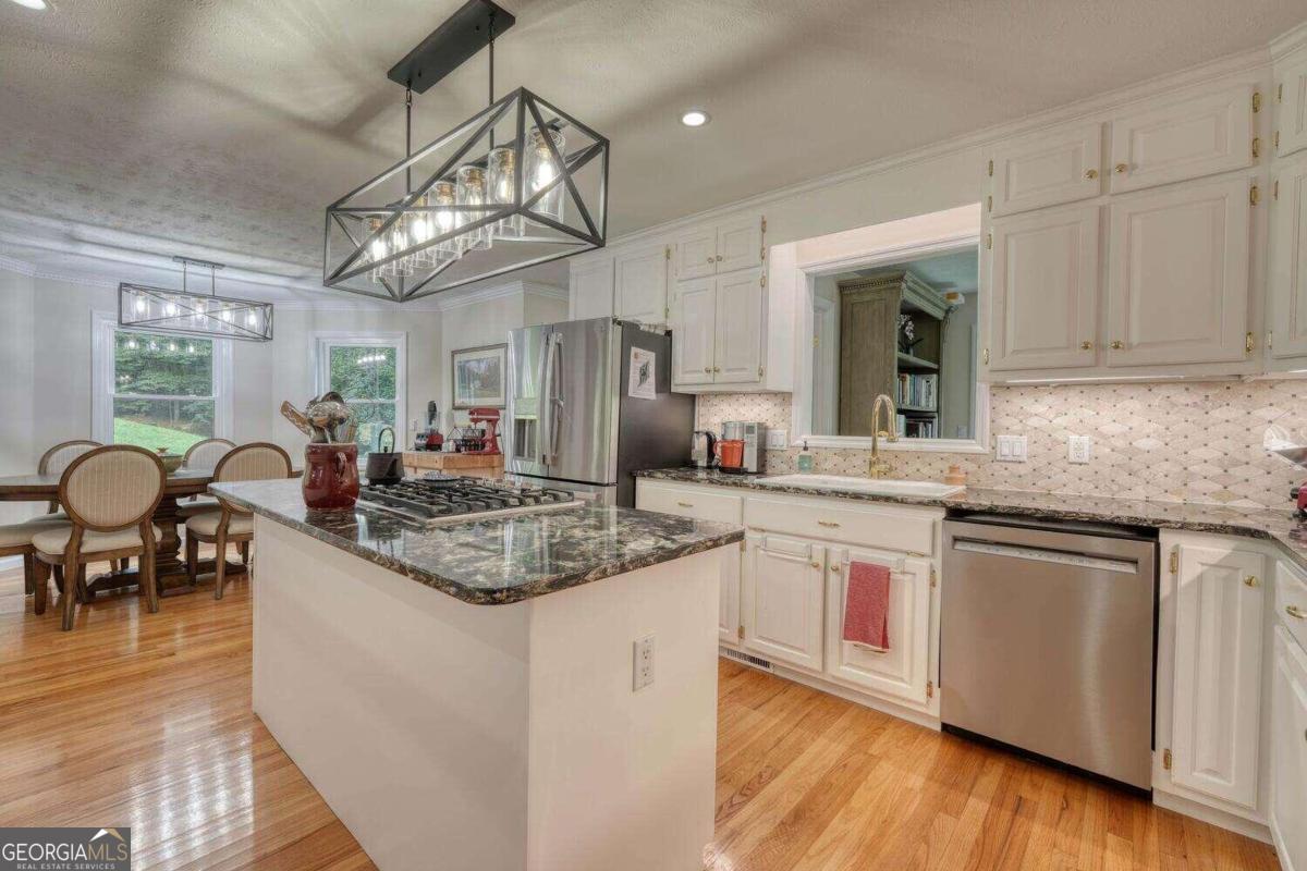 946 Barefoot RD