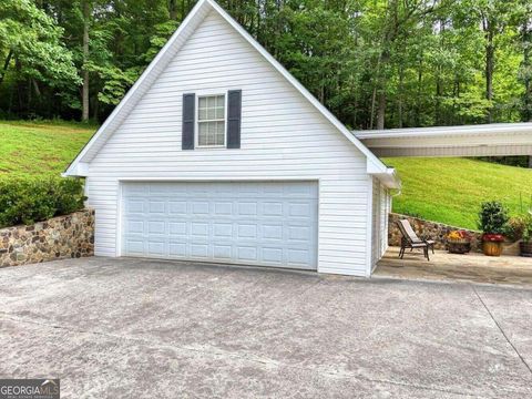 A home in Hiawassee