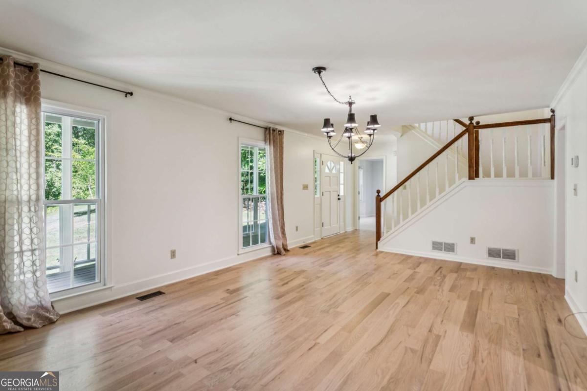 28 Anastasia DR SE