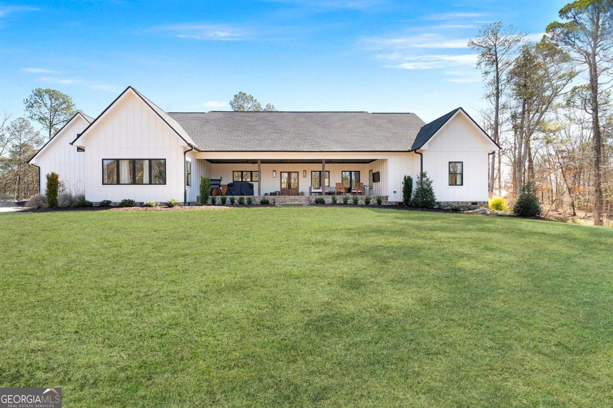 145 Moores Ferry DR SW