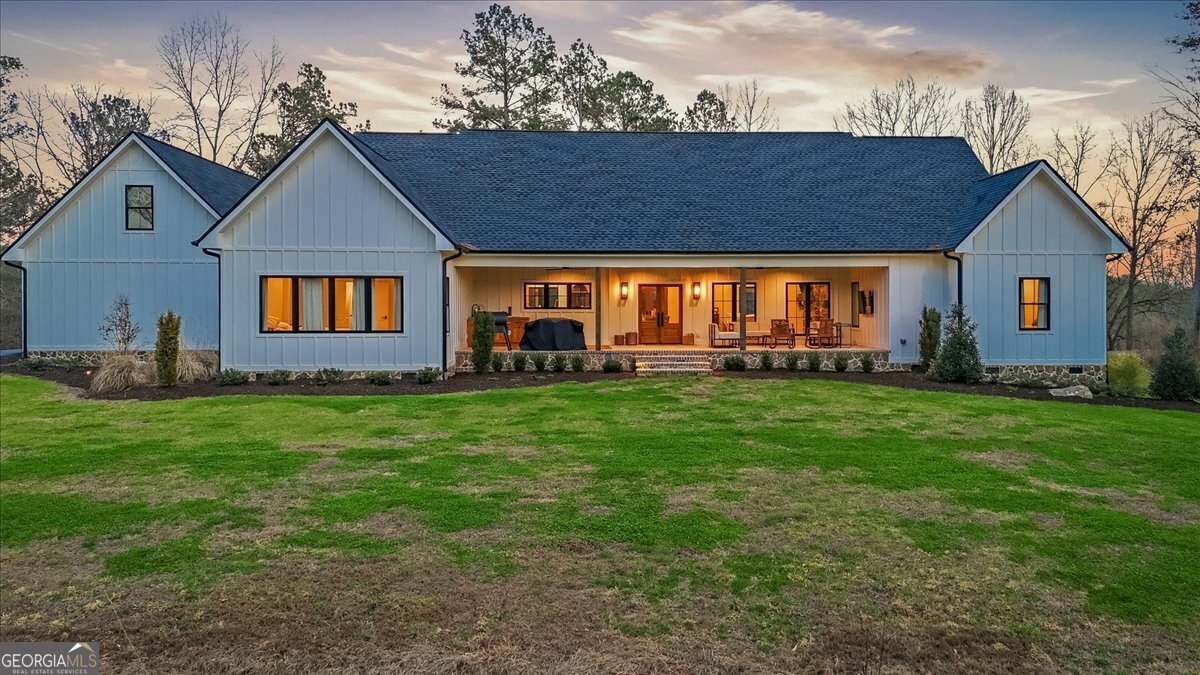 145 Moores Ferry DR SW