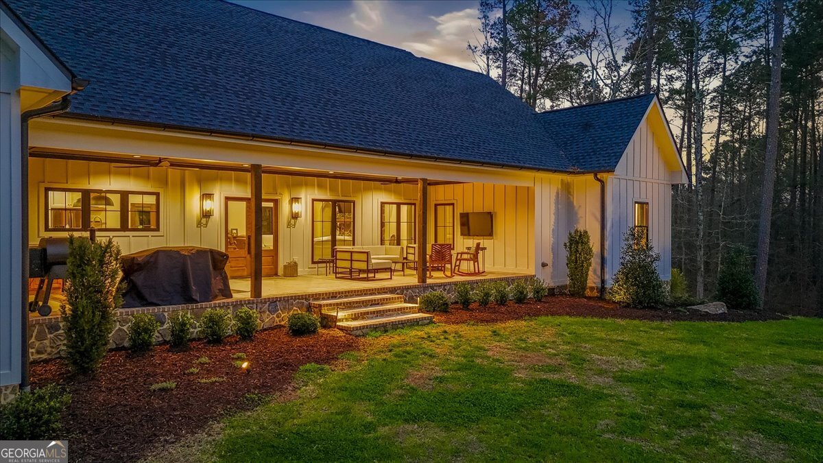 145 Moores Ferry DR SW