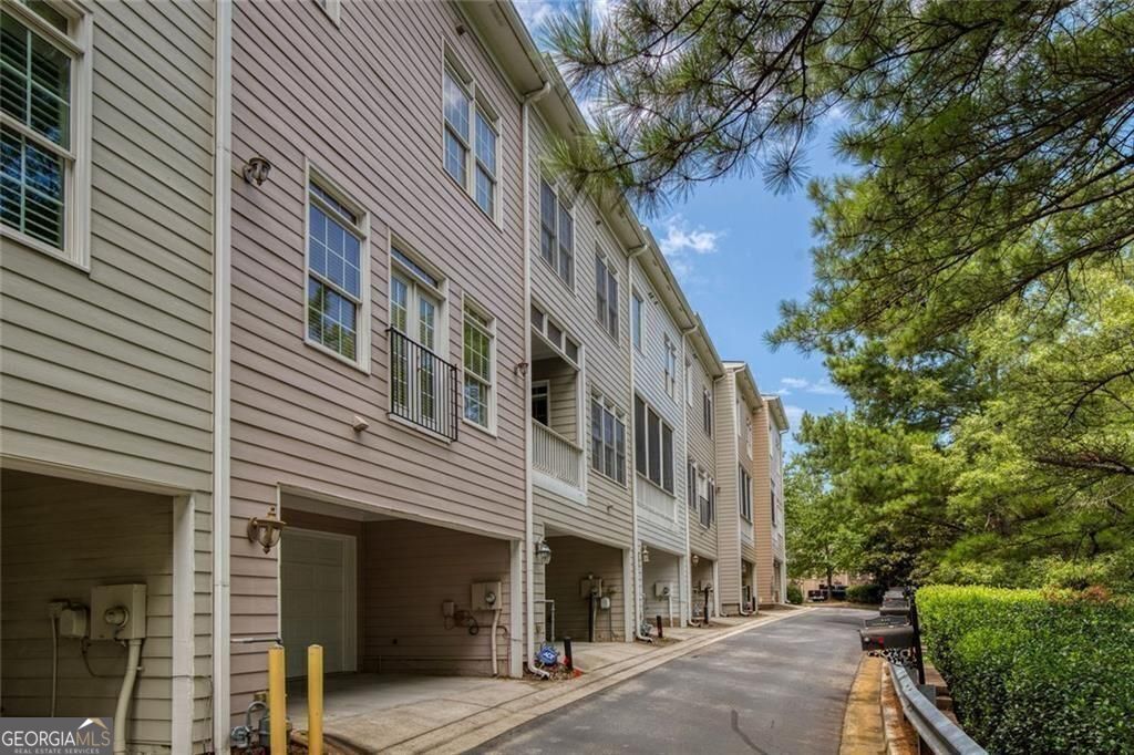 Dunwoody Row - Residential