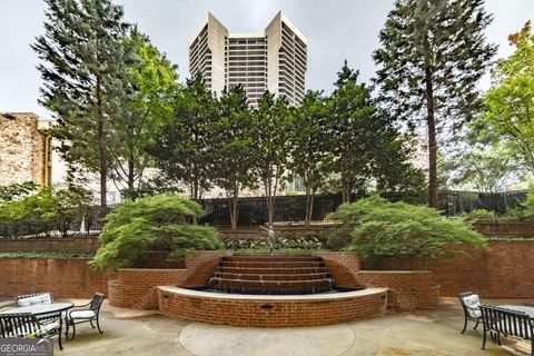 Photo of 2626 Peachtree Road NW #412, Atlanta, GA 30305 (MLS # 10671507)