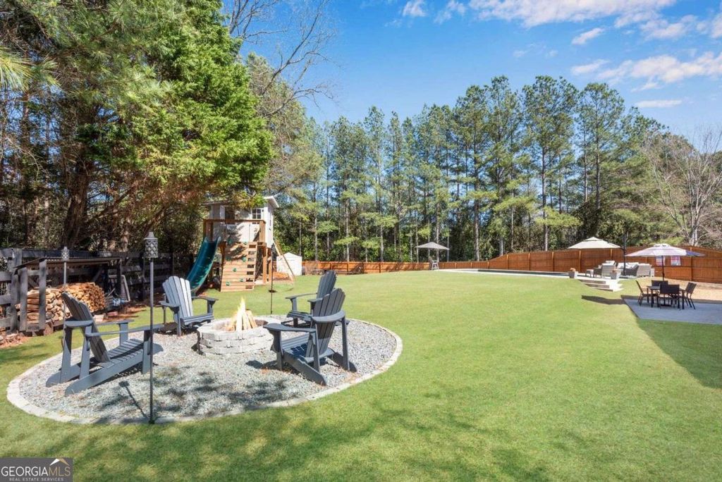 Photo of 3303 Deer Valley Drive NW, Acworth, GA 30101 (MLS # 10711246)