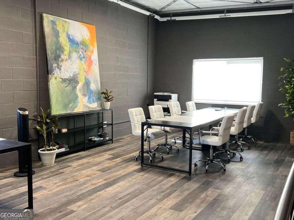 Photo of 5725 Stables Way #308, Alpharetta, GA 30004 (MLS # 10686833)