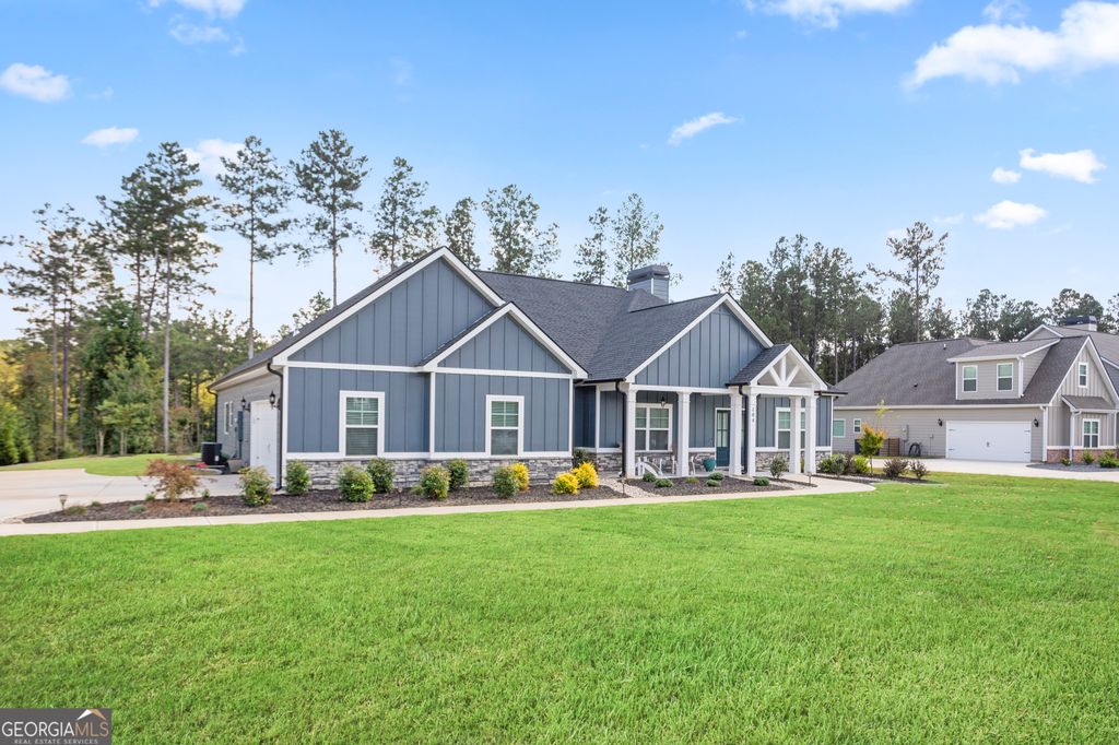 Photo of 104 Wellborn Drive, Newnan, GA 30263 (MLS # 10669832)