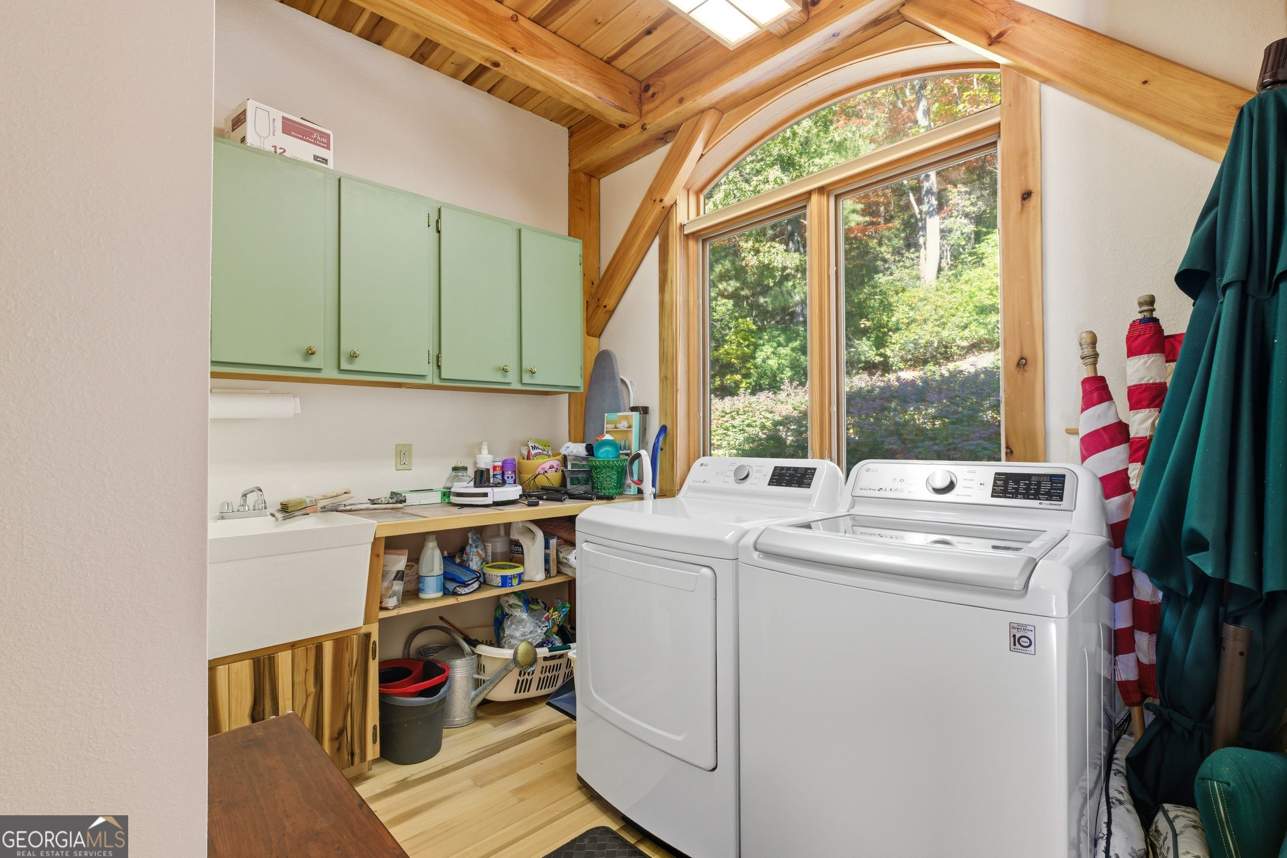 Scaly Mountain, North Carolina 28775, United States, 4 Bedrooms Bedrooms, ,4 BathroomsBathrooms,Residential,Active,171367