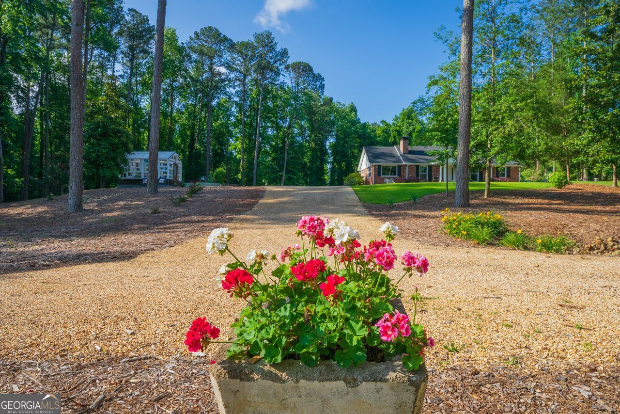 1382 VARNER RD