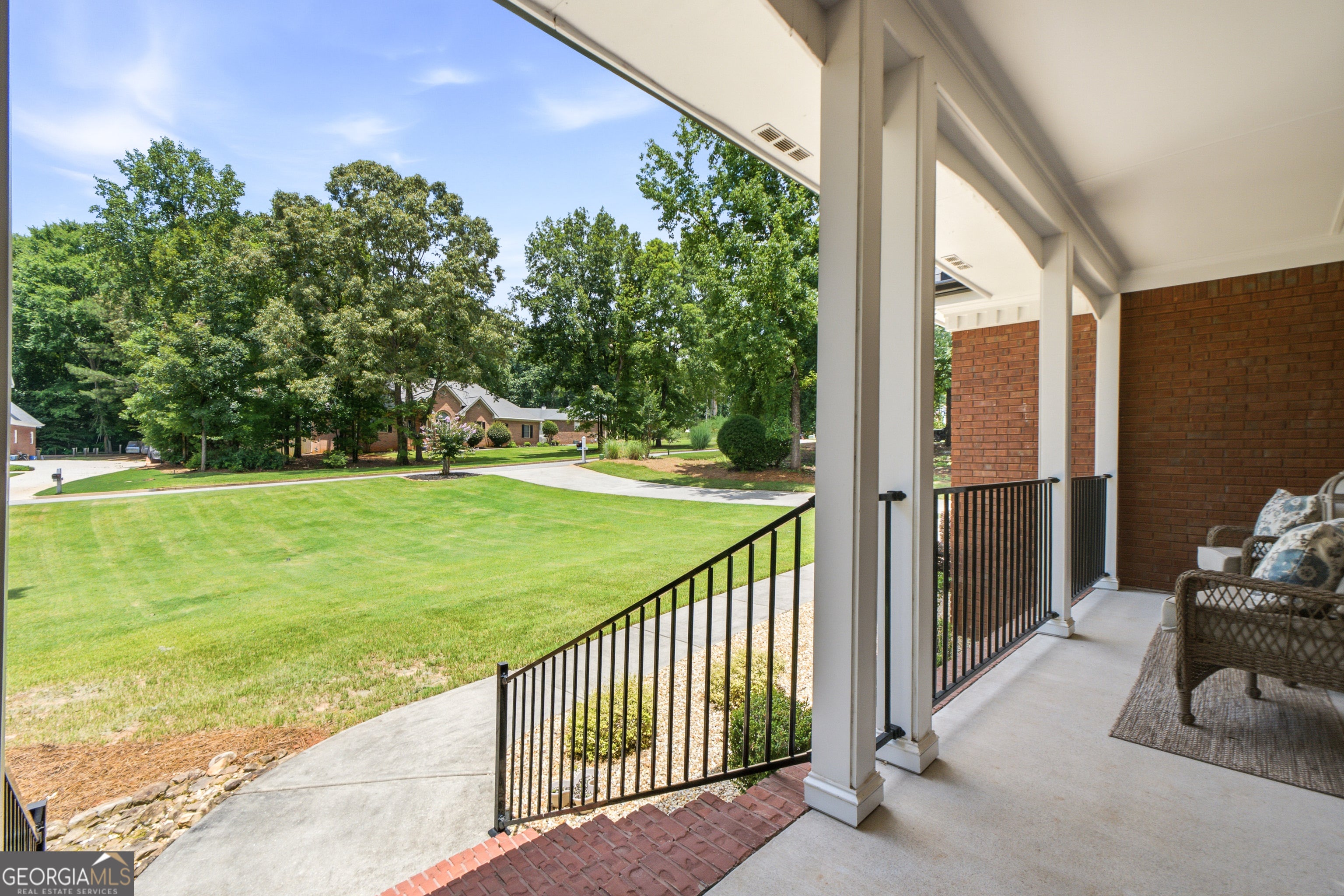 1505 Lake Forest LN
