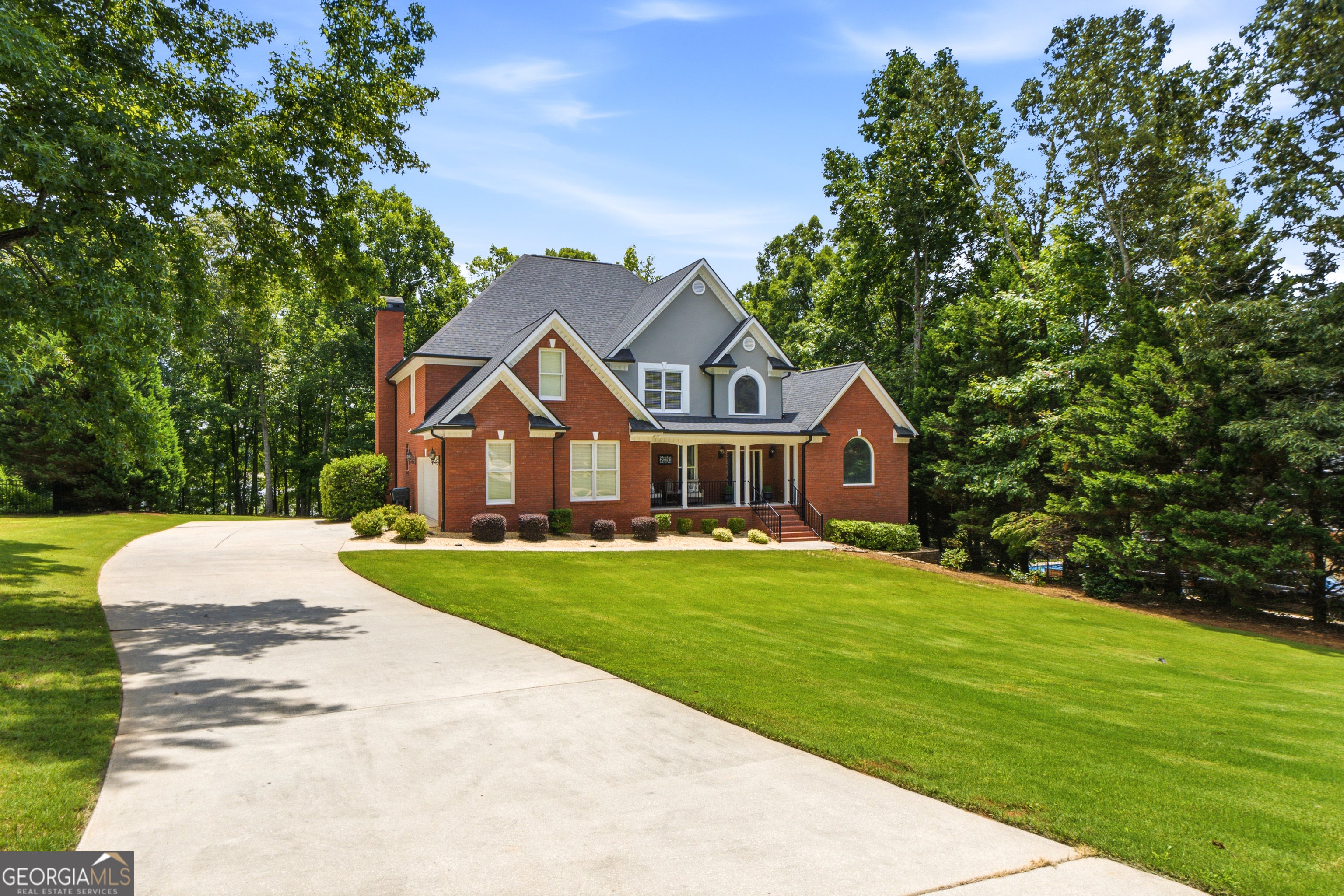 1505 Lake Forest LN