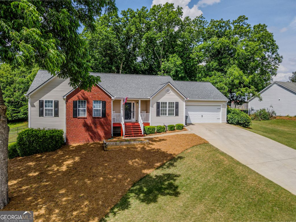Photo of 2990 Hampton Valley Drive, Loganville, GA 30052 (MLS # 10770842)