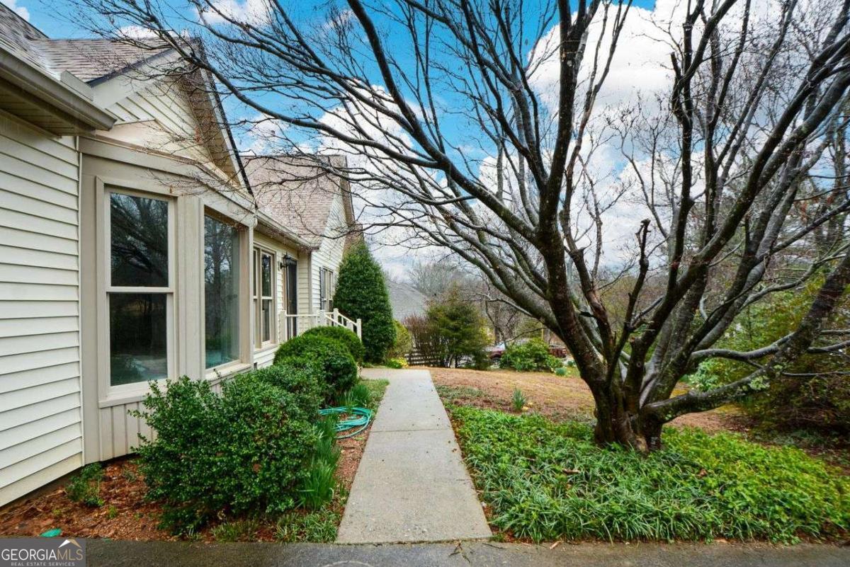 2630 Cambridge Hills RD