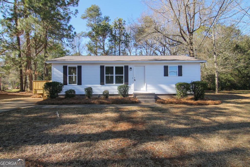 Photo of 421 Vienna Circle, Fort Valley, GA 31030 (MLS # 10687526)