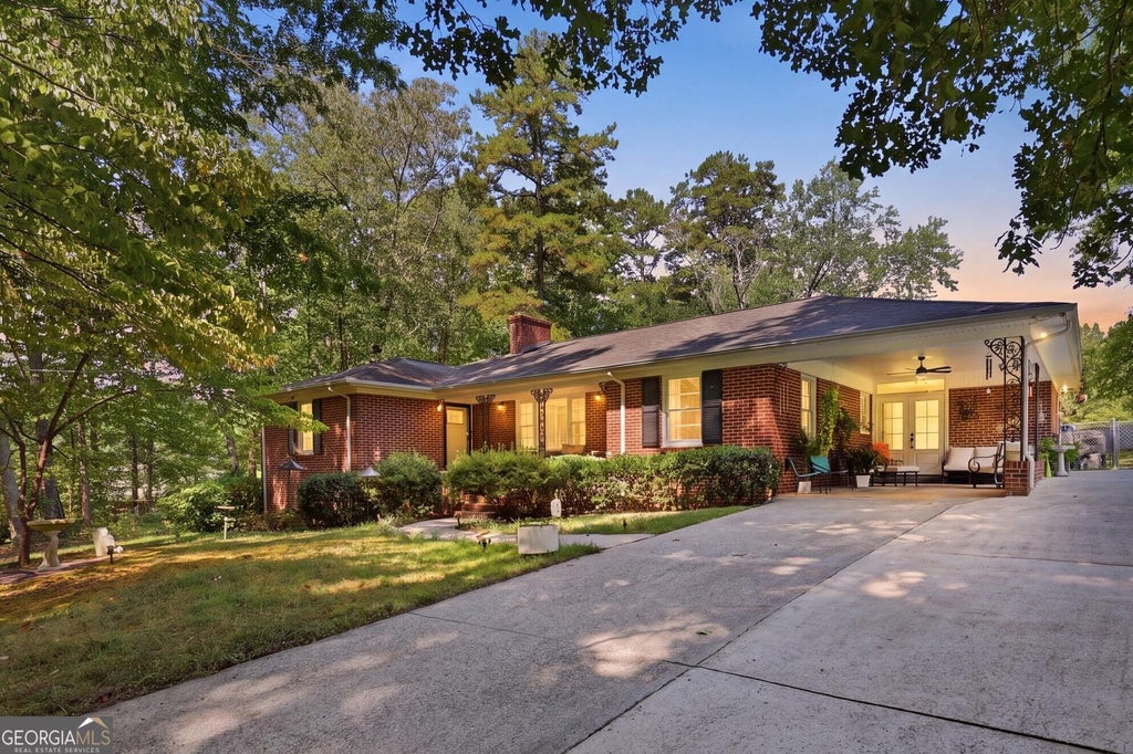Photo of 38 Furman Street, Toccoa, GA 30577 (MLS # 10840756)