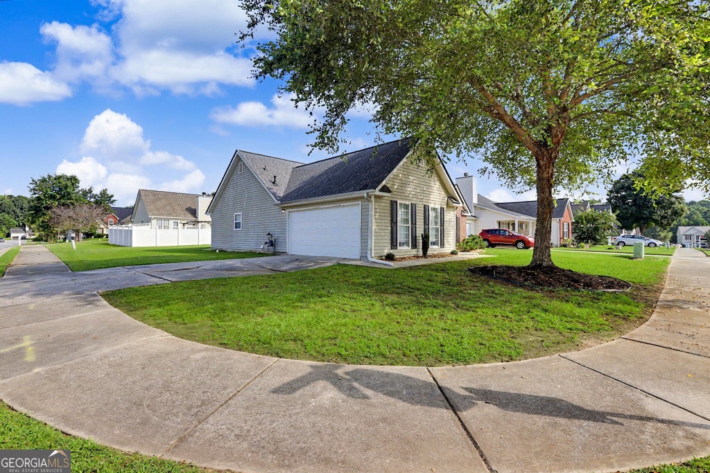 Photo of 6000 Preserve Pass, Fairburn, GA 30213 (MLS # 10837796)