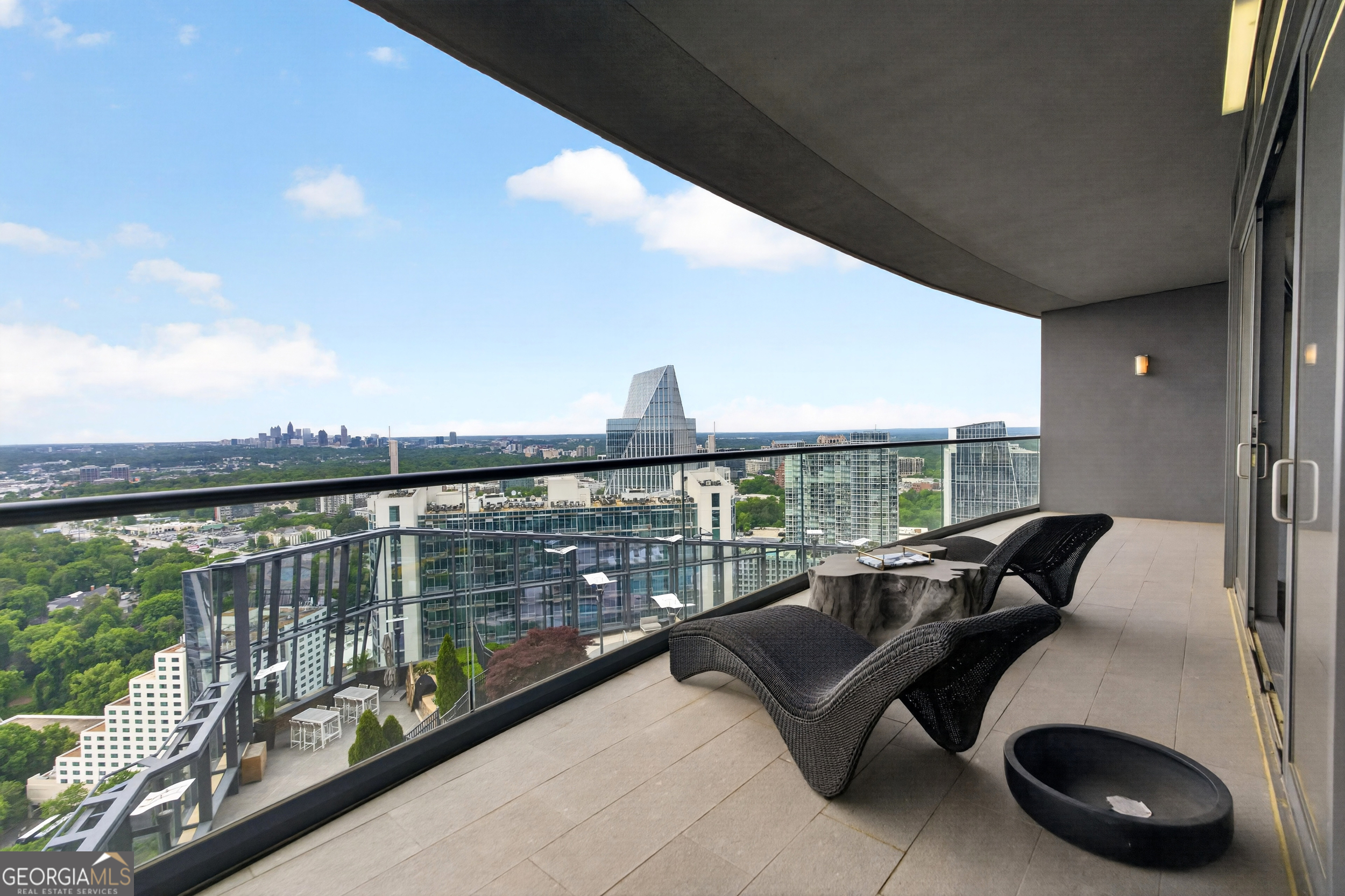 3344 Peachtree Rd NE Unit 3105, Atlanta, GA, 30326, USA, 2 Bedrooms Bedrooms, ,3 BathroomsBathrooms,Condo,Active,3344 Peachtree Rd NE Unit 3105,10684132