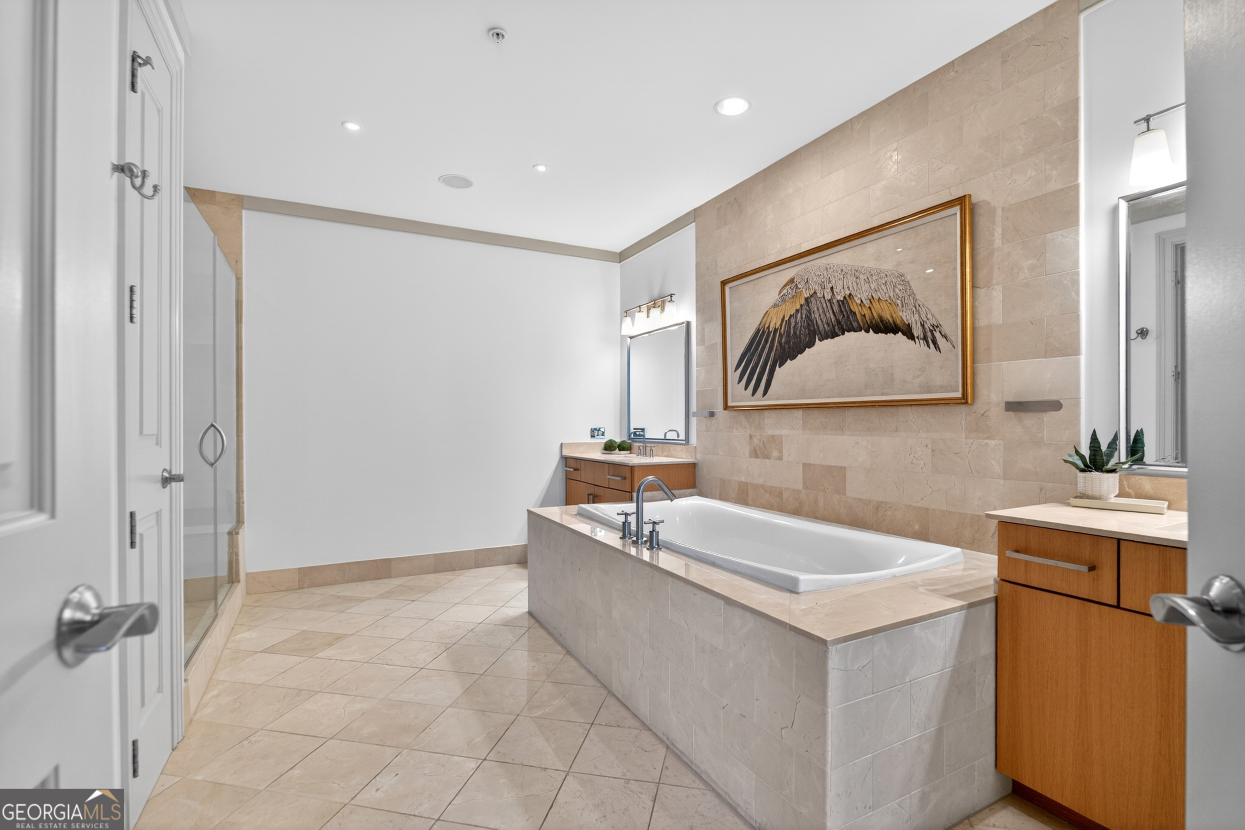 3344 Peachtree Rd NE Unit 3105, Atlanta, GA, 30326, USA, 2 Bedrooms Bedrooms, ,3 BathroomsBathrooms,Condo,Active,3344 Peachtree Rd NE Unit 3105,10684132