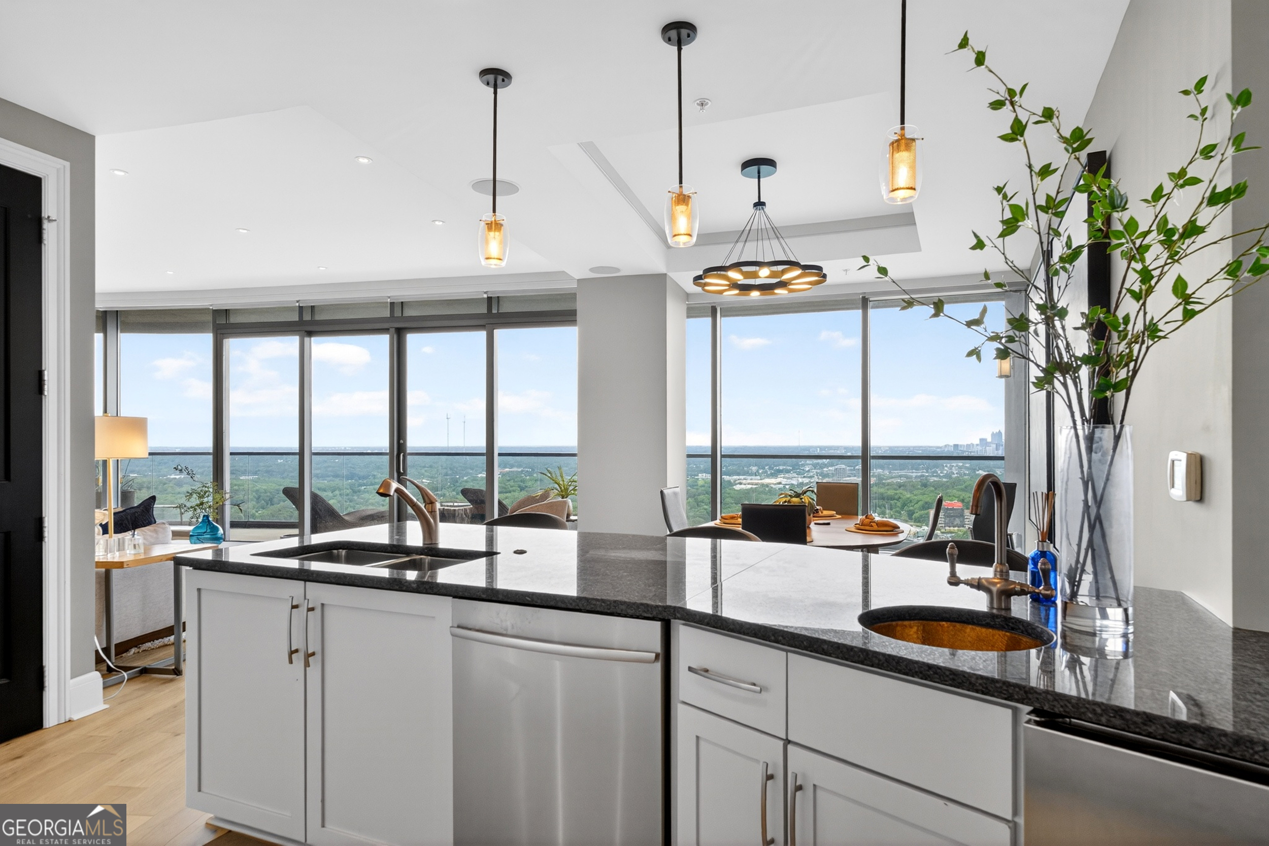 3344 Peachtree Rd NE Unit 3105, Atlanta, GA, 30326, USA, 2 Bedrooms Bedrooms, ,3 BathroomsBathrooms,Condo,Active,3344 Peachtree Rd NE Unit 3105,10684132