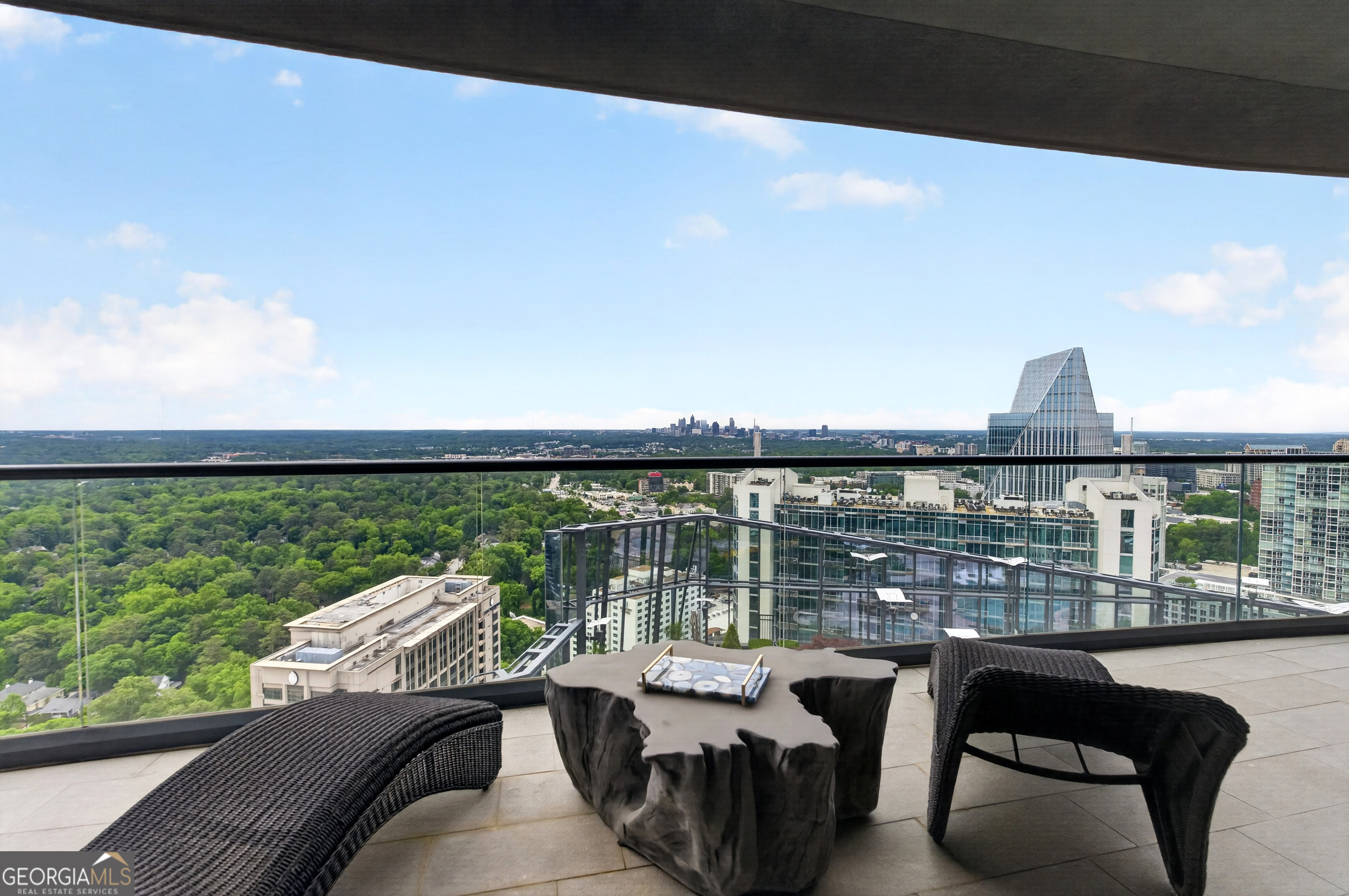 3344 Peachtree Rd NE Unit 3105, Atlanta, GA, 30326, USA, 2 Bedrooms Bedrooms, ,3 BathroomsBathrooms,Condo,Active,3344 Peachtree Rd NE Unit 3105,10684132
