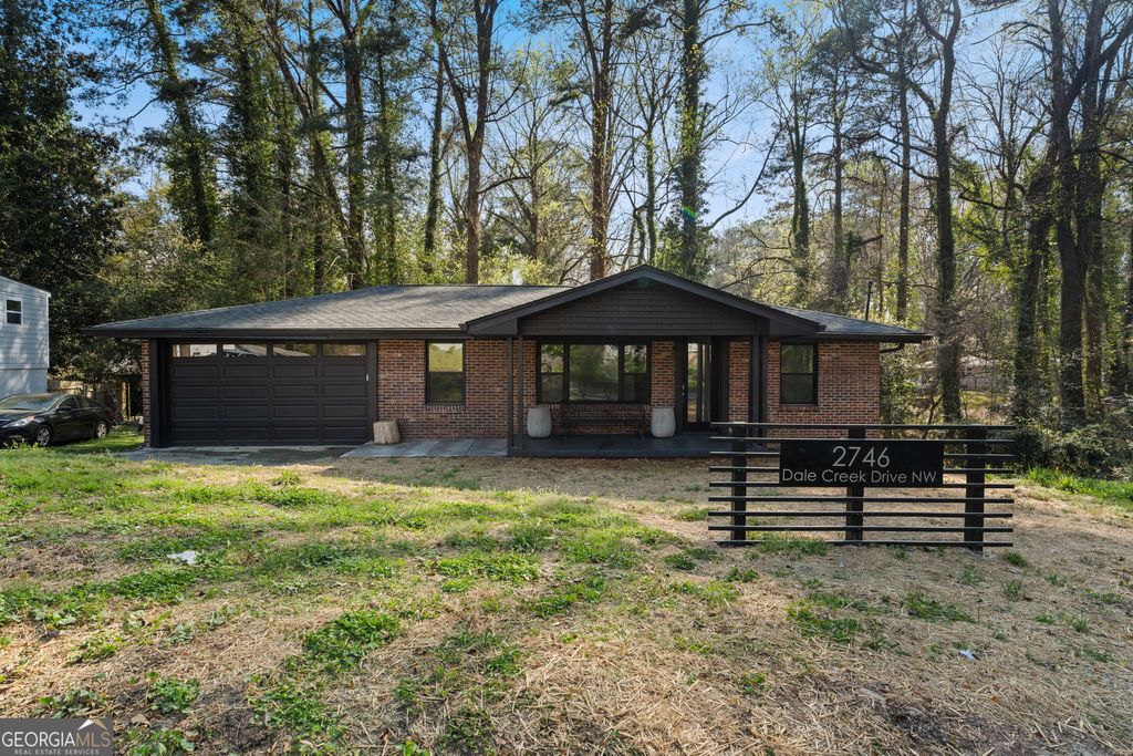 Photo of 2746 Dale Creek Drive NW, Atlanta, GA 30318 (MLS # 10720509)