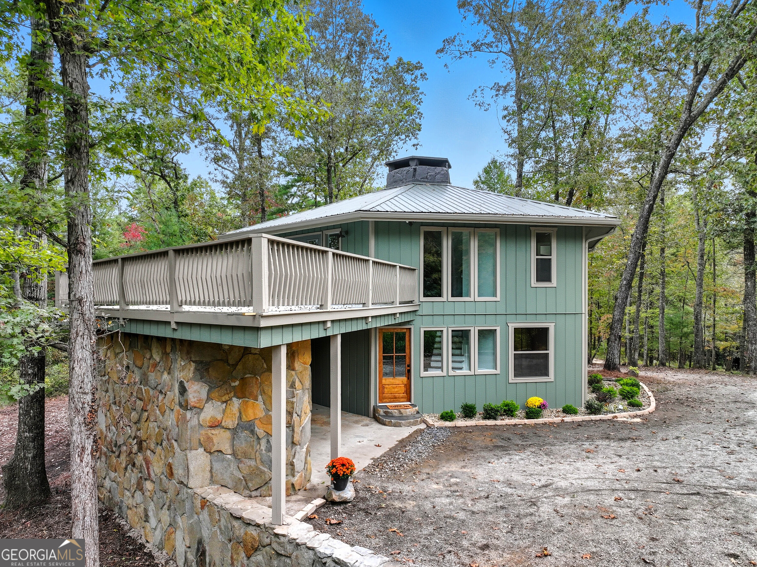 484 Mountain Stream LN