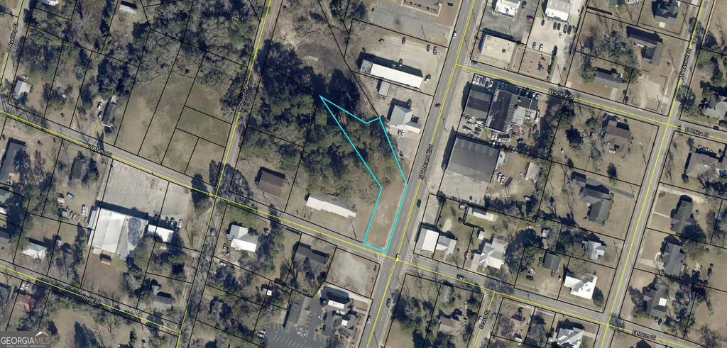 Photo of 302 N Veterans Blvd, Glennville, GA 30427 (MLS # 10876645)