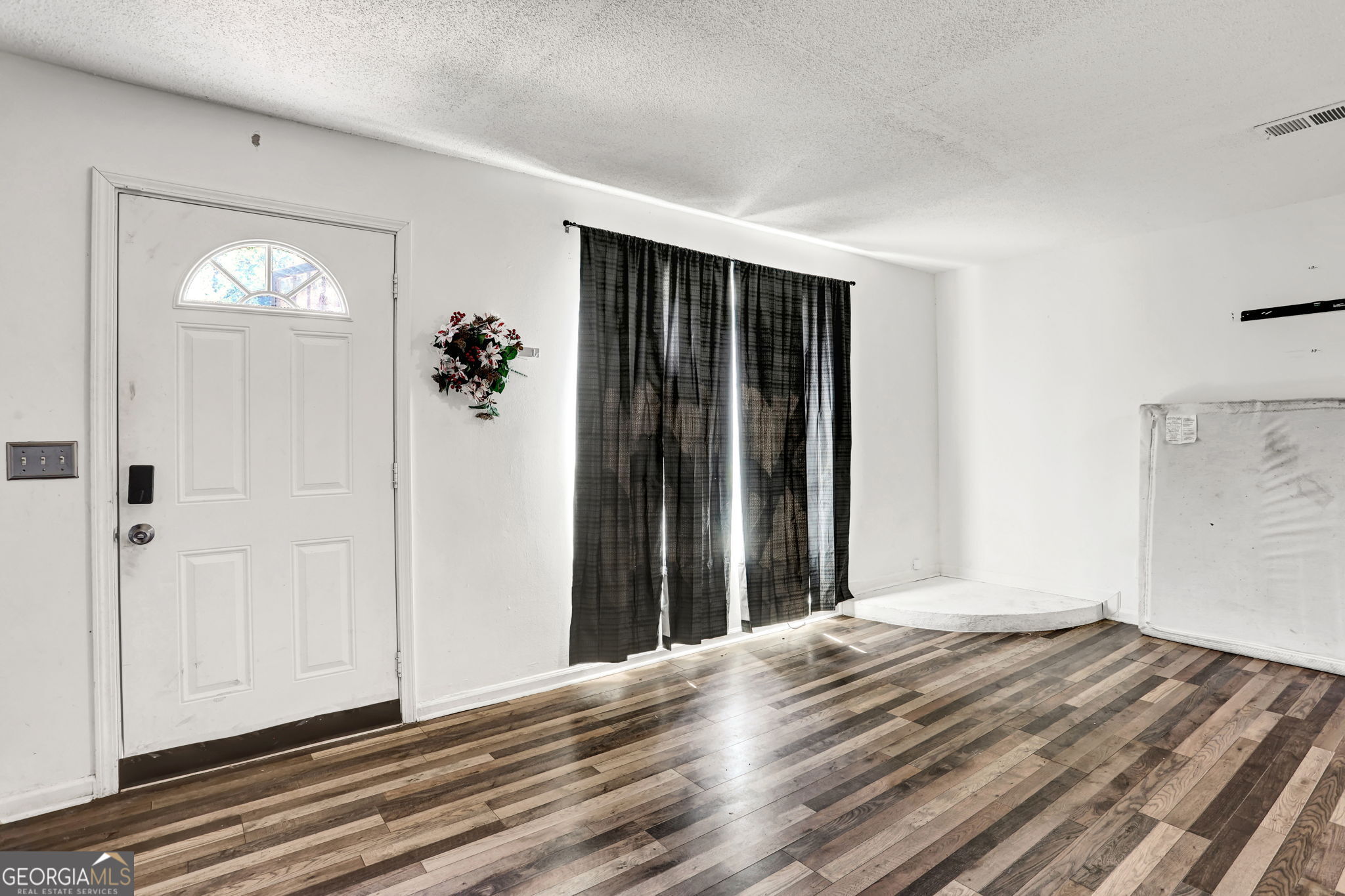 1921 Whitehall Forest CT SE