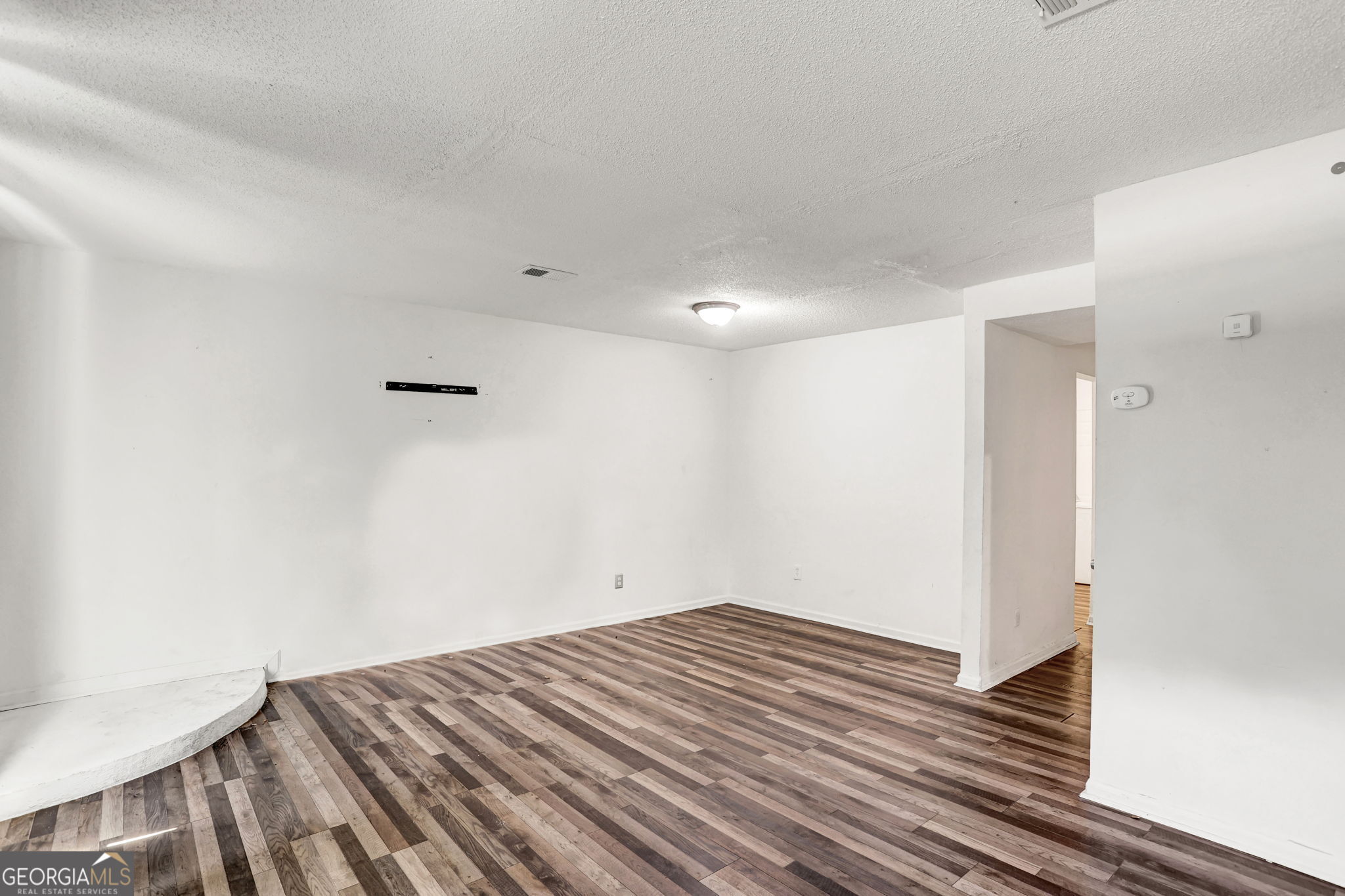 1921 Whitehall Forest CT SE