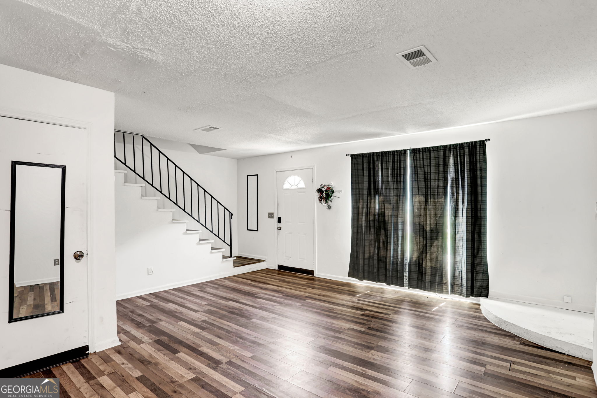 1921 Whitehall Forest CT SE