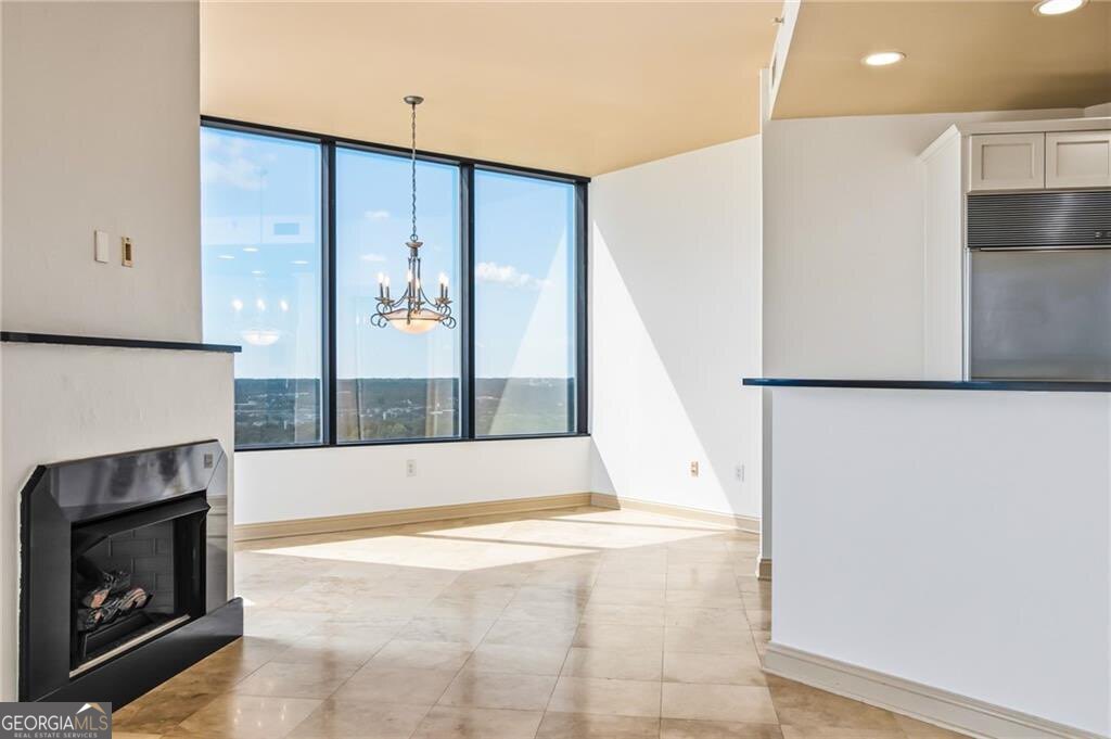 2828 Peachtree RD NW 2402