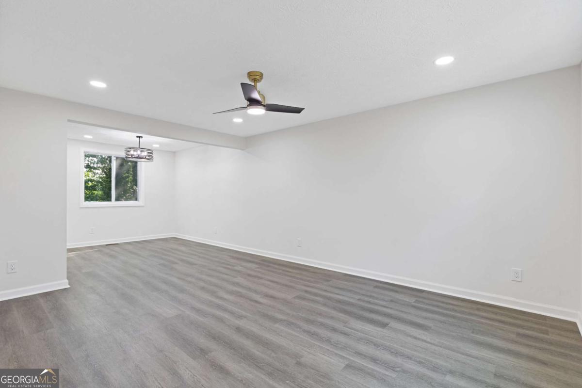 5420 Robin Hill CT