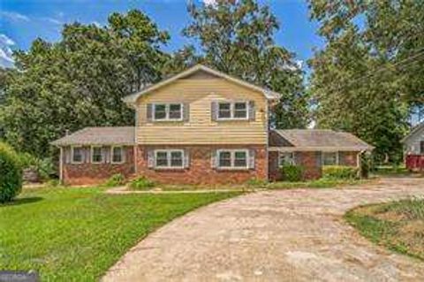 2506 Fairview RD SE Conyers GA 30013