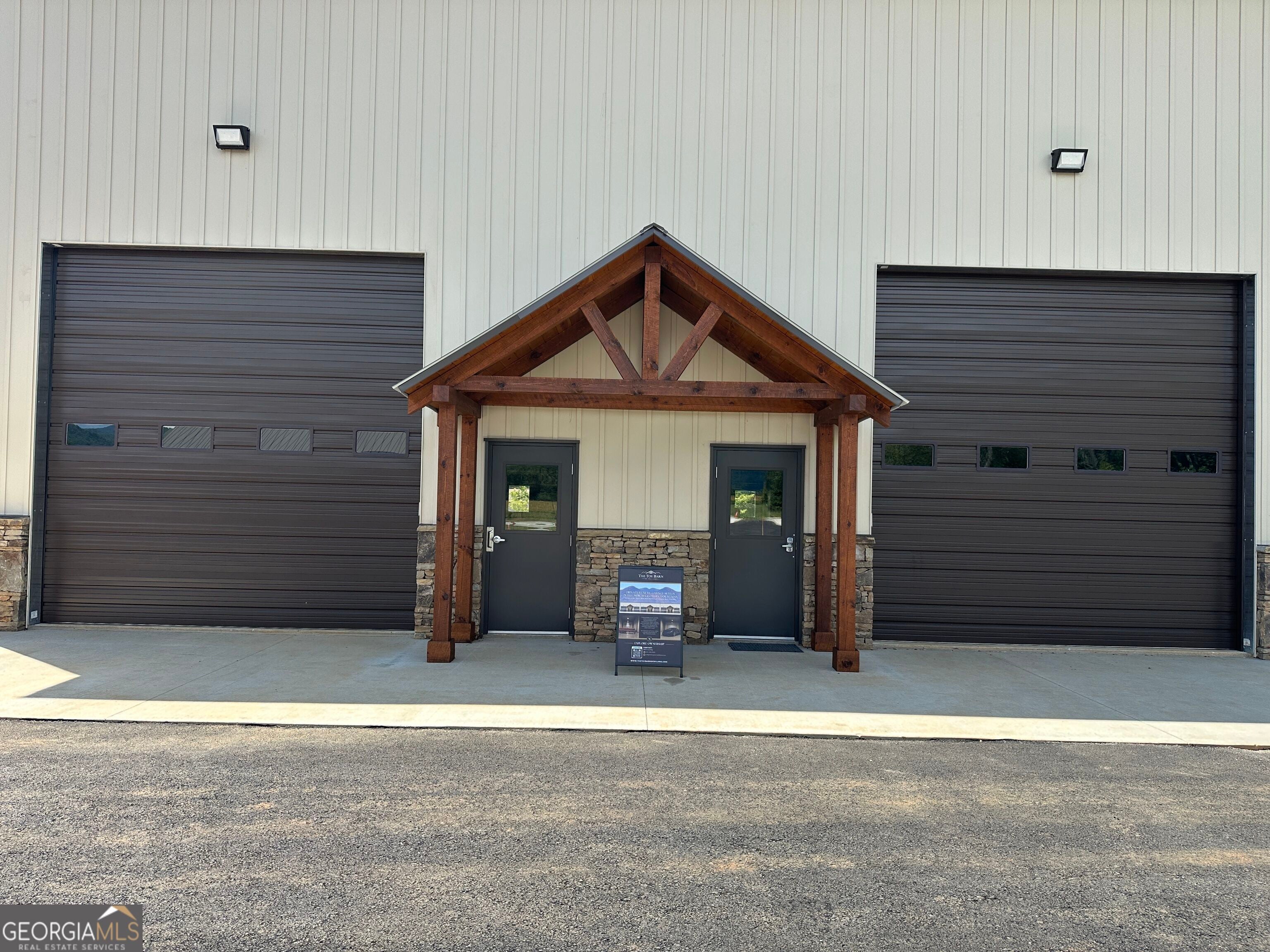 0 Barnard LN UNIT 201