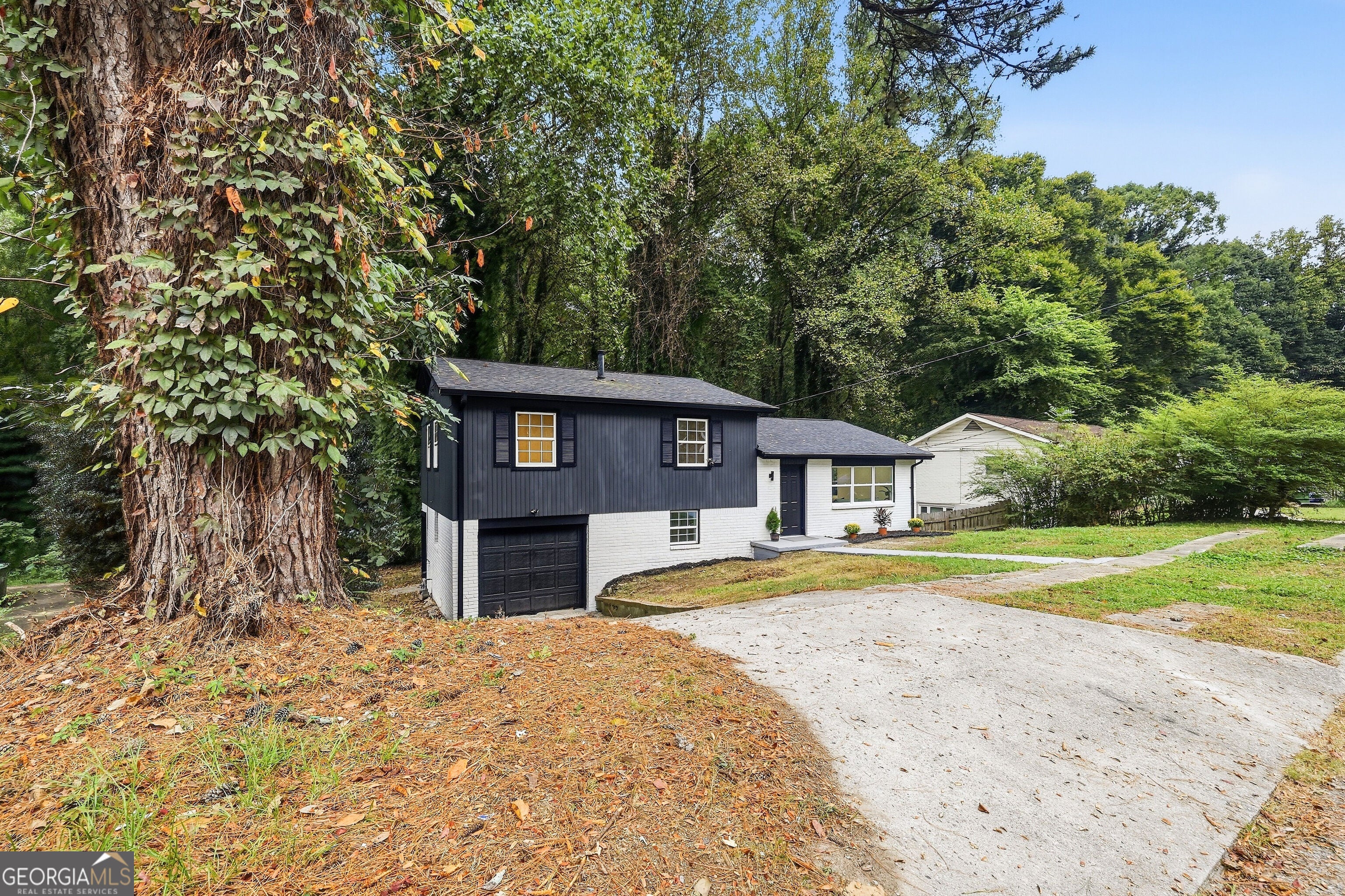316 Argus Circle NW