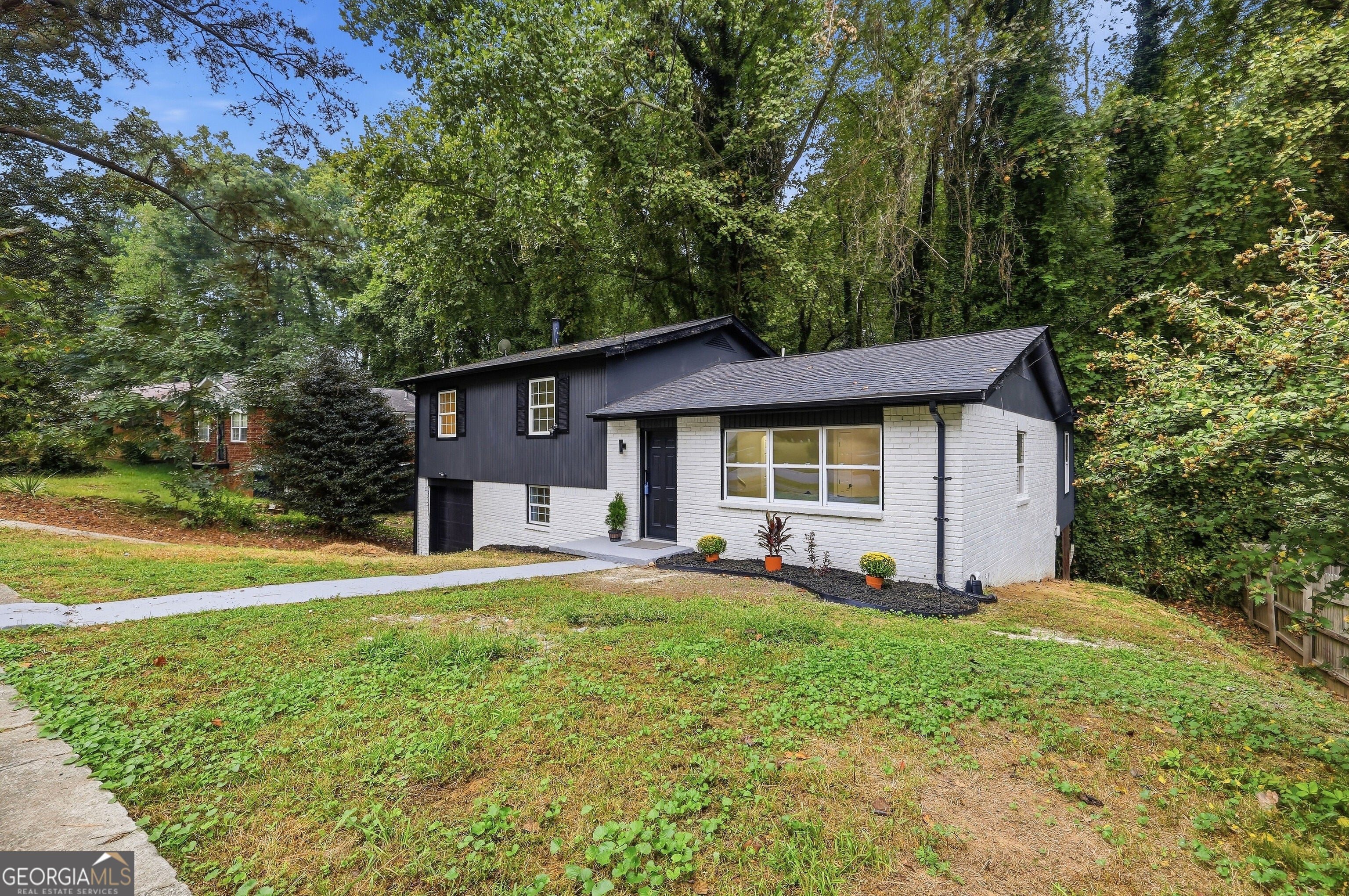 316 Argus Circle NW
