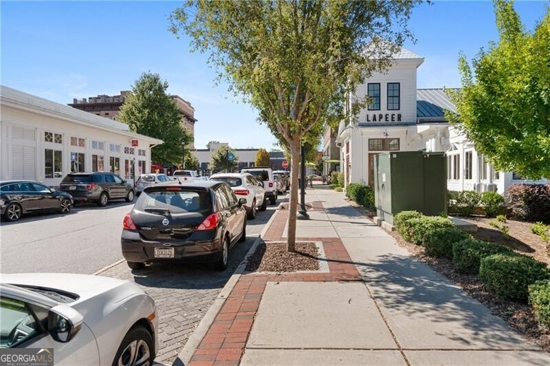 Manning on the Square - Residential Lease