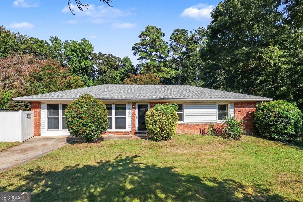 Photo of 6786 Tralee Drive, lithia springs, GA 30122 (MLS # 10846920)