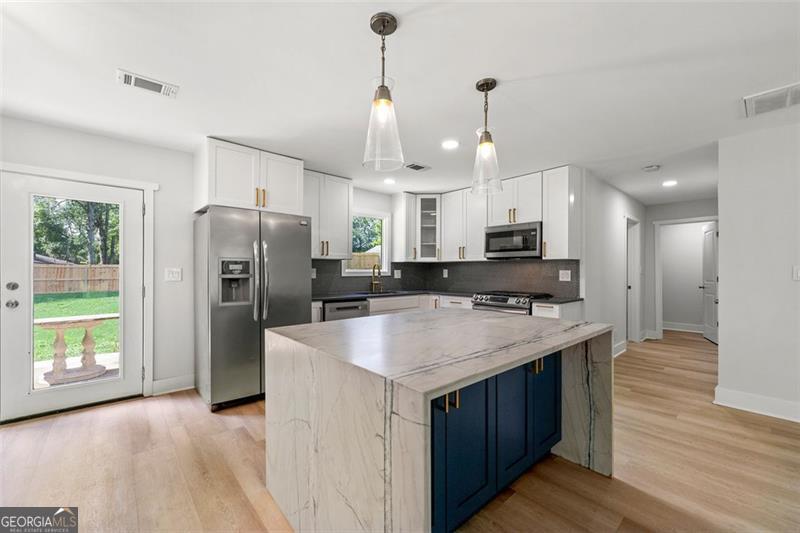 21 PARKMONT DR