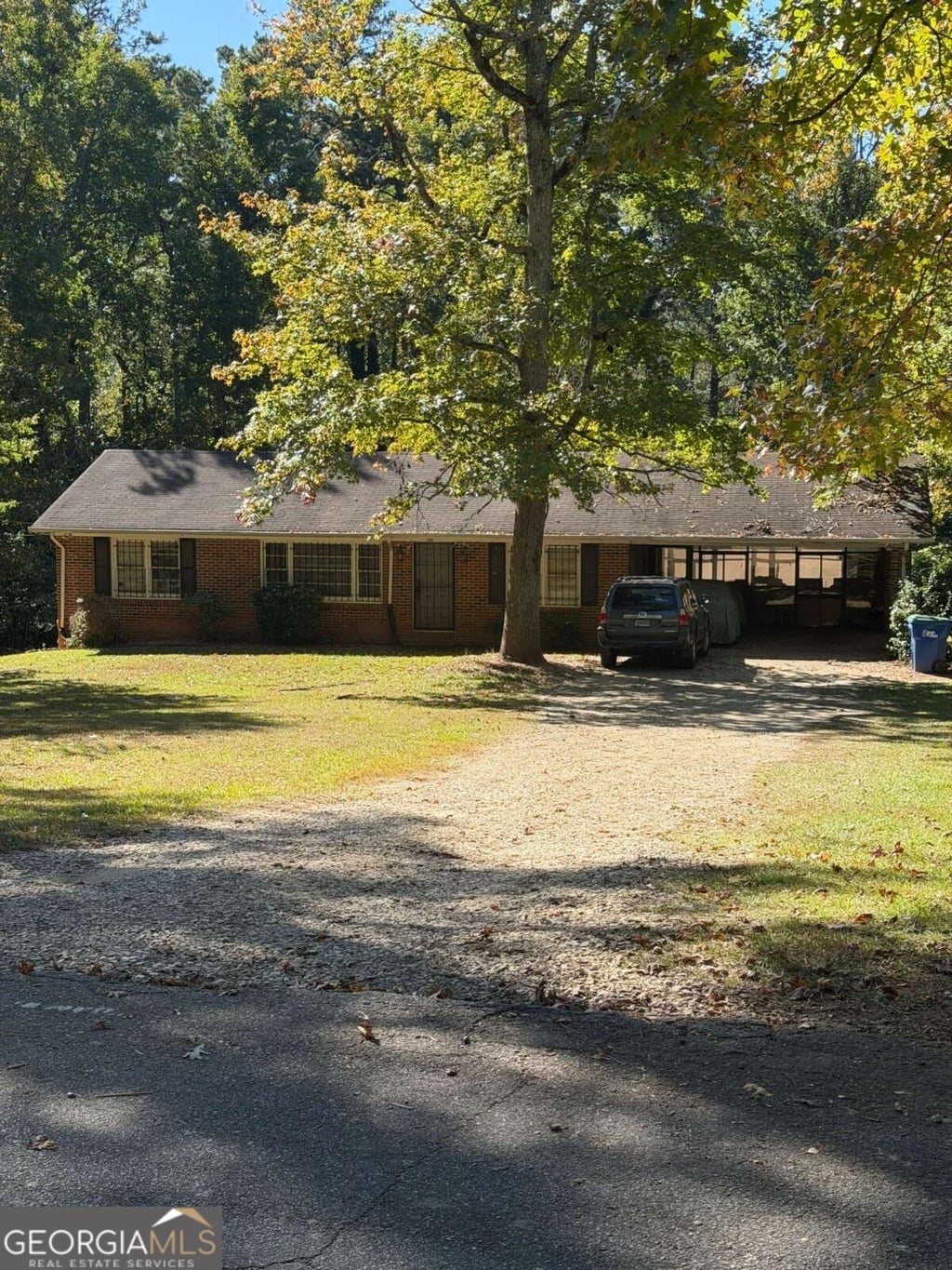 Photo of 1365 Elva Drive SW, Atlanta, GA 30331 (MLS # 10881631)