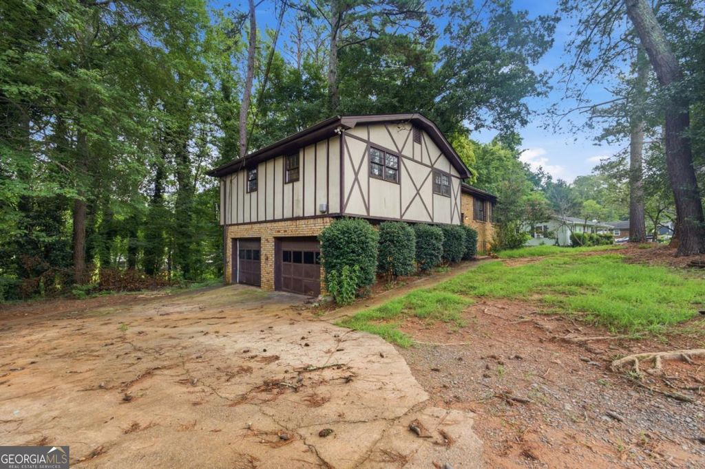 Photo of 532 Stockwood Drive, Woodstock, GA 30188 (MLS # 10806834)