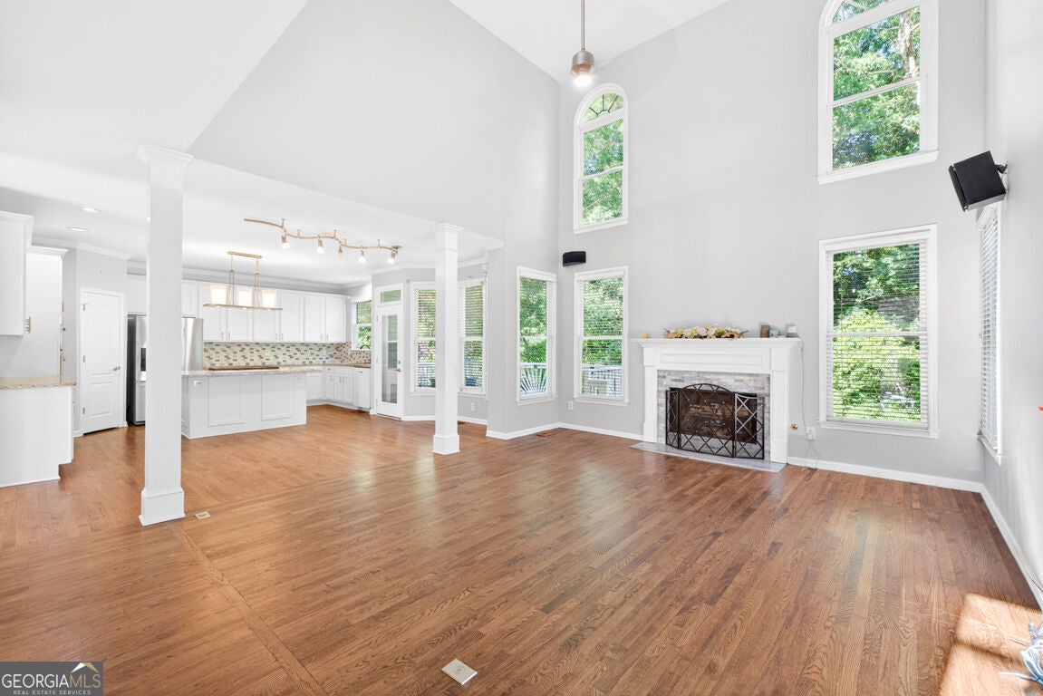 1524 Lake Heights CIR