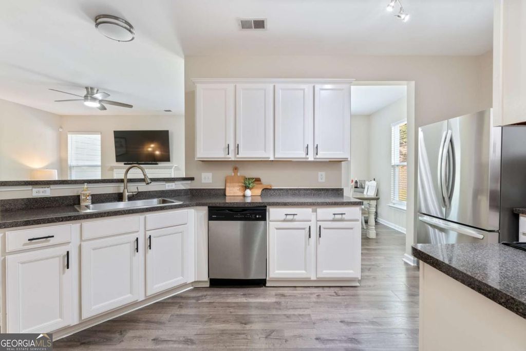 Photo of 136 Wiley Parc Circle, Woodstock, GA 30188 (MLS # 10673548)