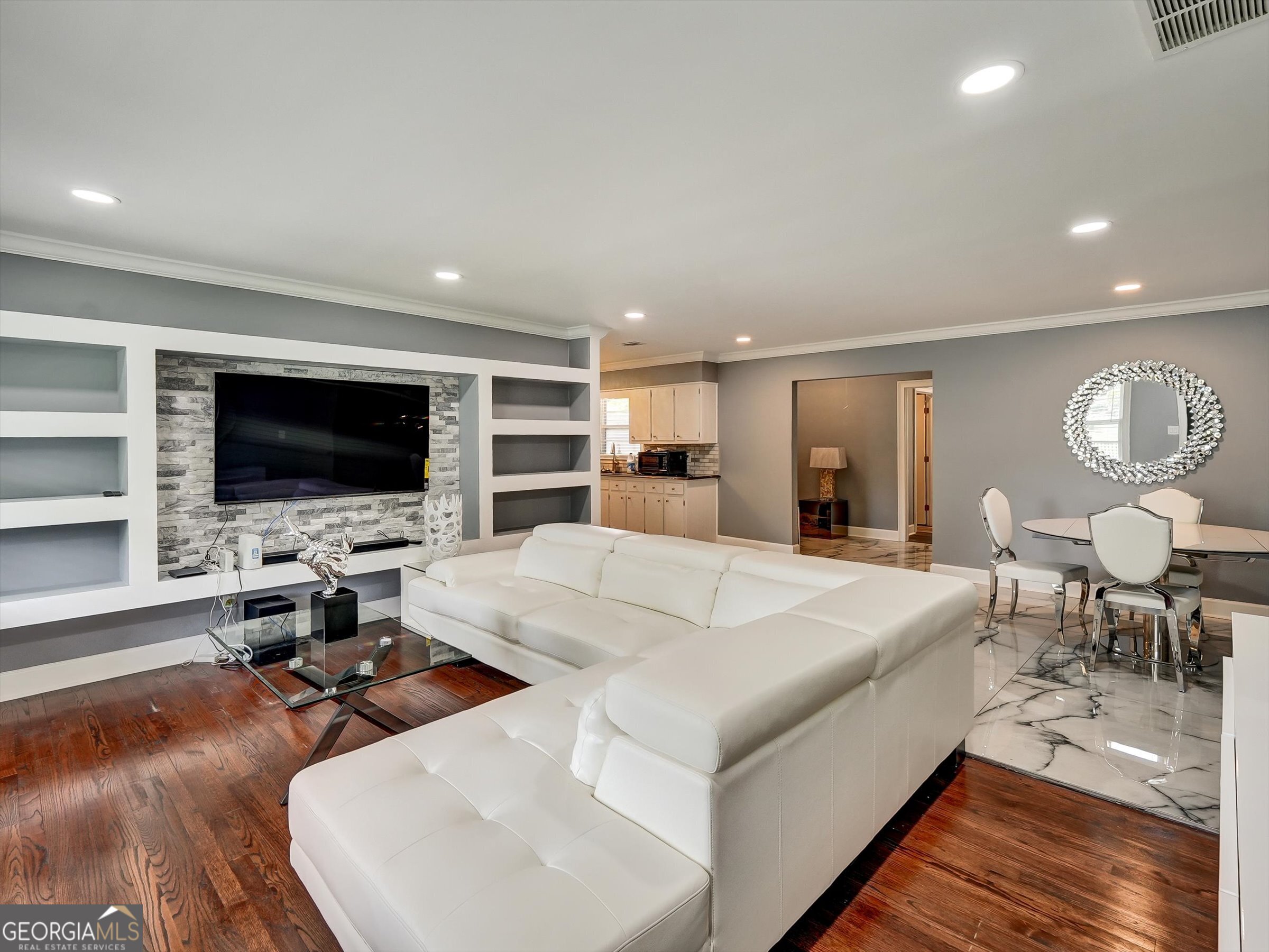 5521 Joeclay DR