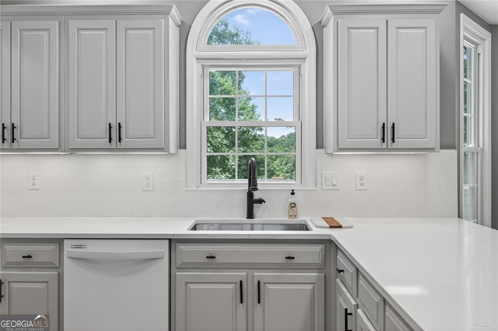 Marietta, Georgia 30062, United States, 4 Bedrooms Bedrooms, ,3 BathroomsBathrooms,Residential,Active,173614