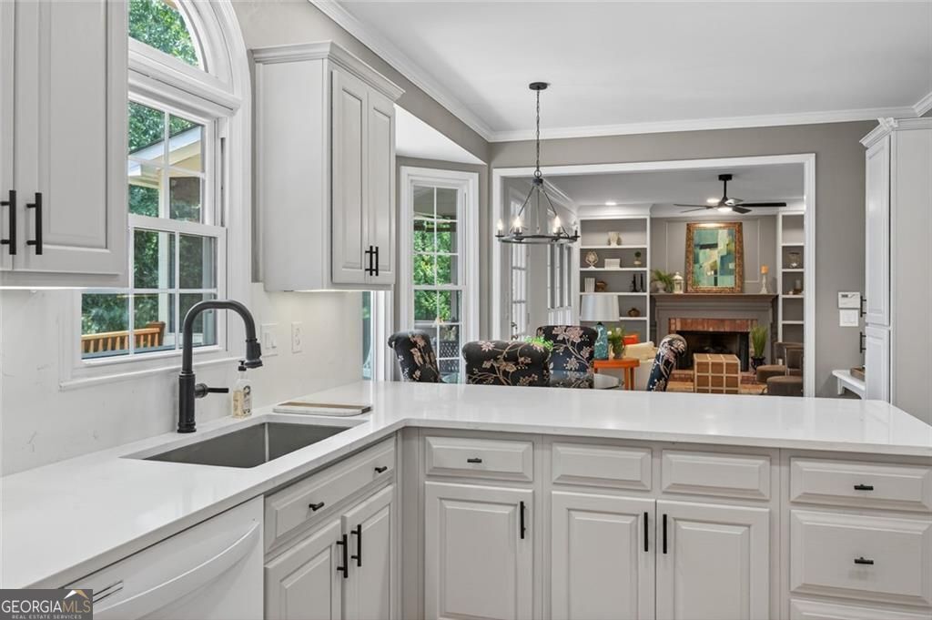 Marietta, Georgia 30062, United States, 4 Bedrooms Bedrooms, ,3 BathroomsBathrooms,Residential,Active,173614