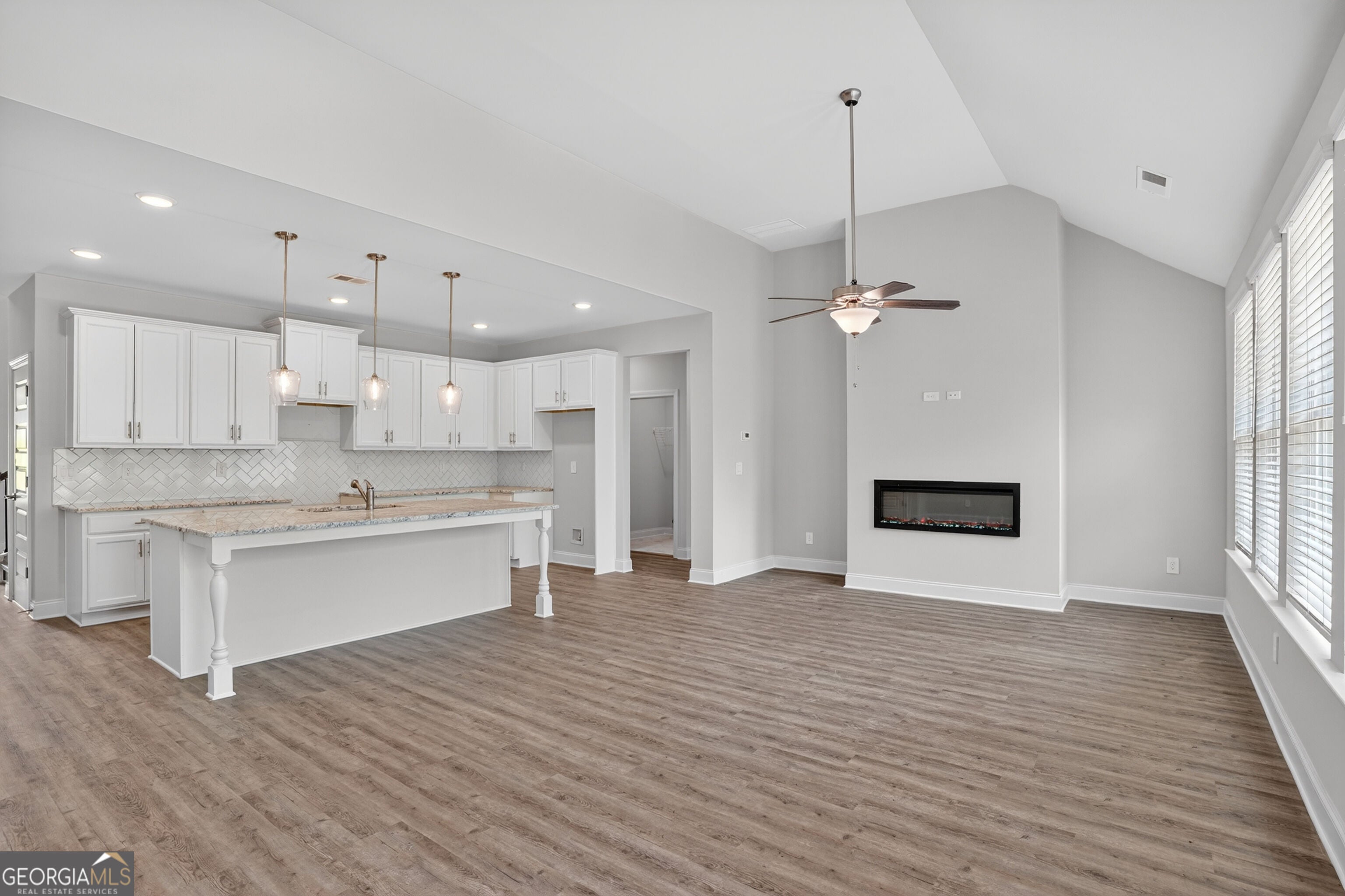 5090 Tower View TRL 37G