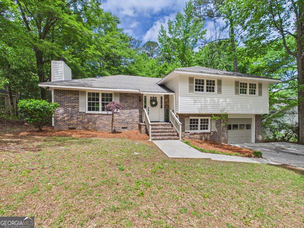Photo of 1179 Waluhiyi Trail, Macon, GA 31220 (MLS # 10756120)