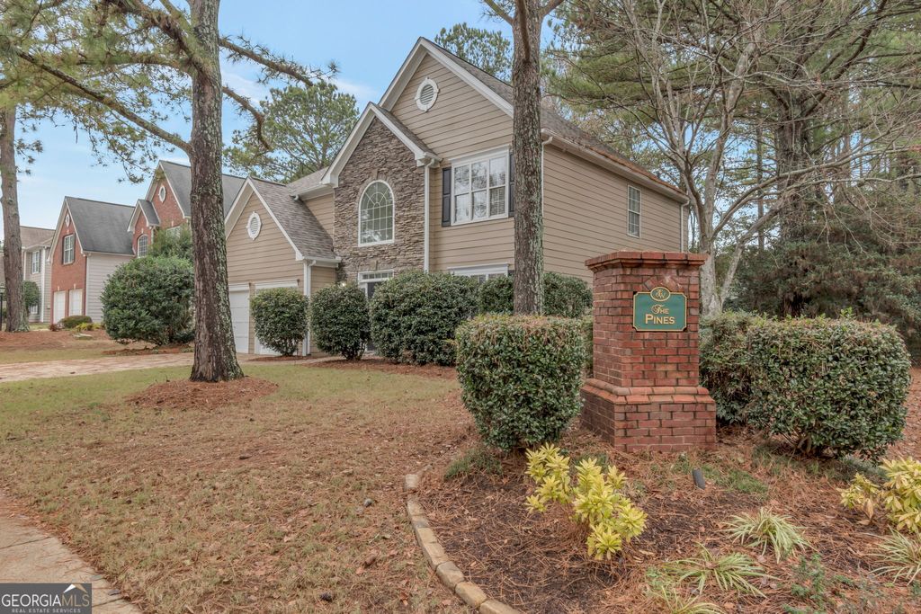 Photo of 1385 Pinebreeze Way, Marietta, GA 30062 (MLS # 10656017)